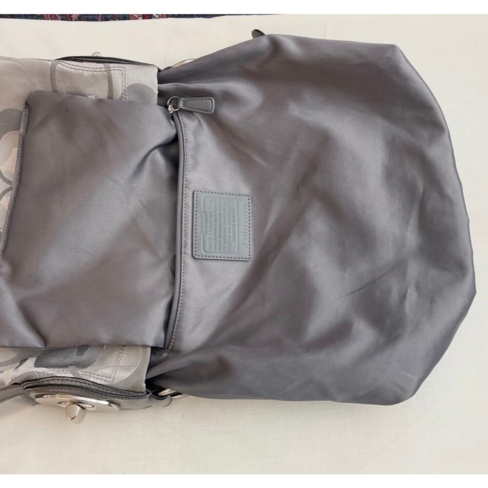 Coach Chelsea Signature Gray Canvas Patent Leather Hobo Bag GUC - Picture 7 of 9